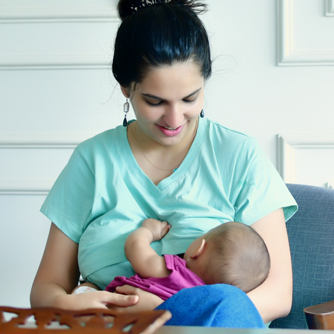 Image of Breastfeeding T-shirt With Short sleeves and V neck