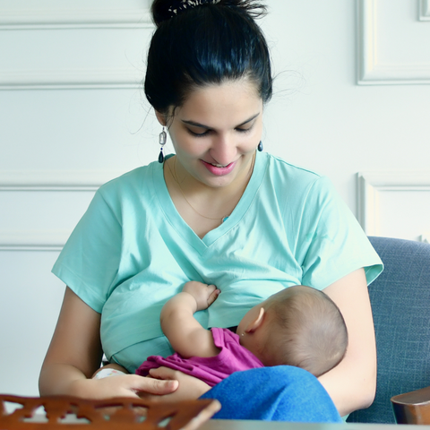 Image of Breastfeeding T-shirt with Short sleeves and V neck